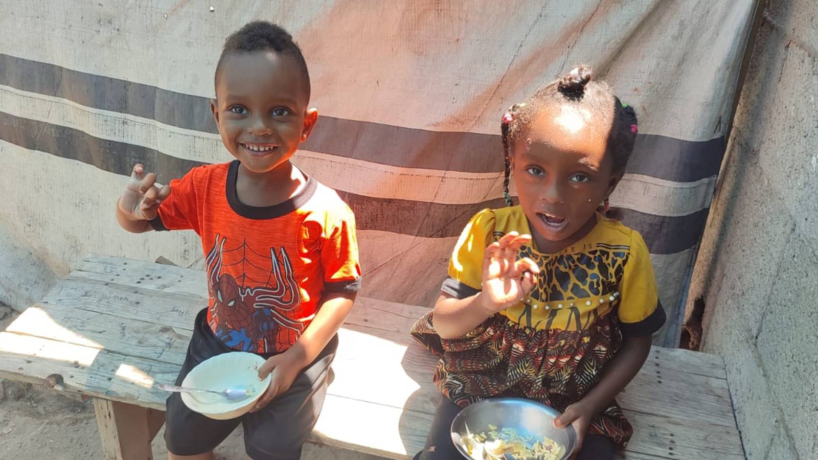 Help Khatam Hamdi and her family of 17 survive in Gaza